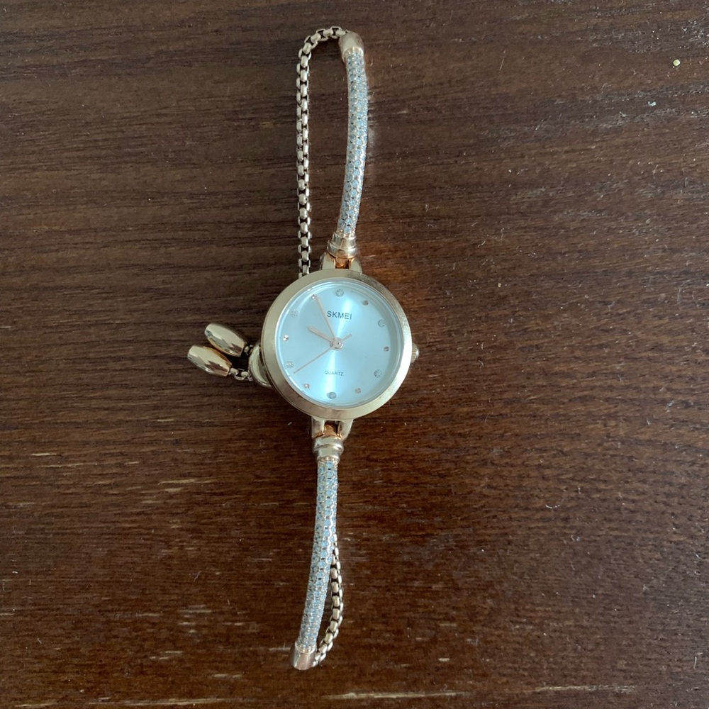 Women bracelet wrist watch
